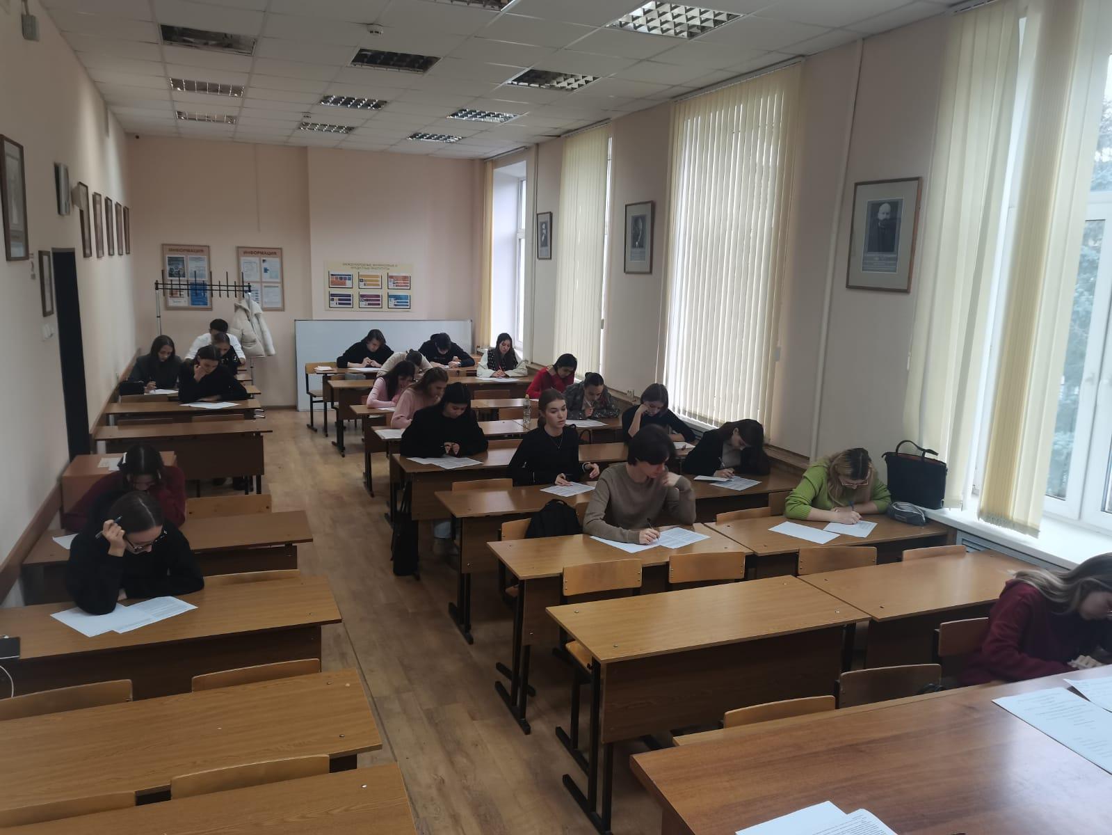 Поздравляем победителей Олимпиады по менеджменту и бизнесу